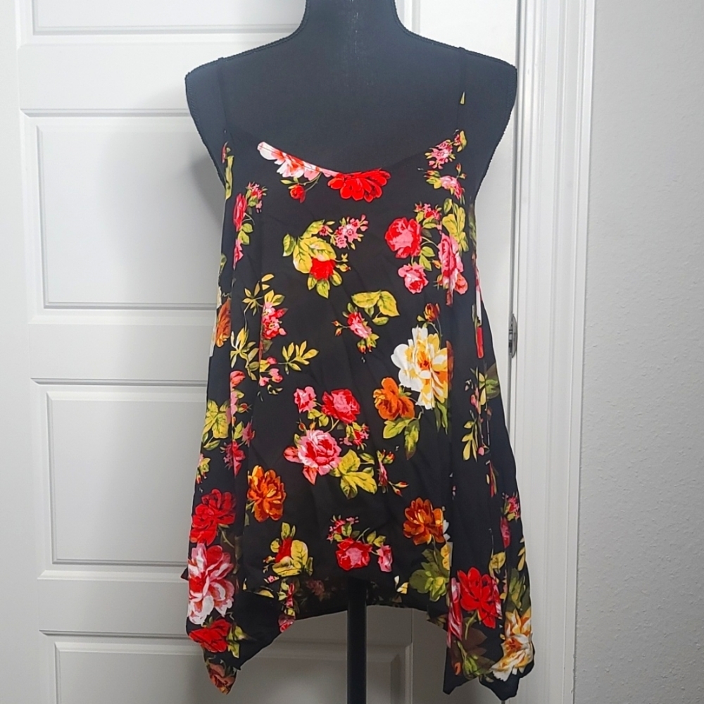 NWT Floral basic Flowy Cami